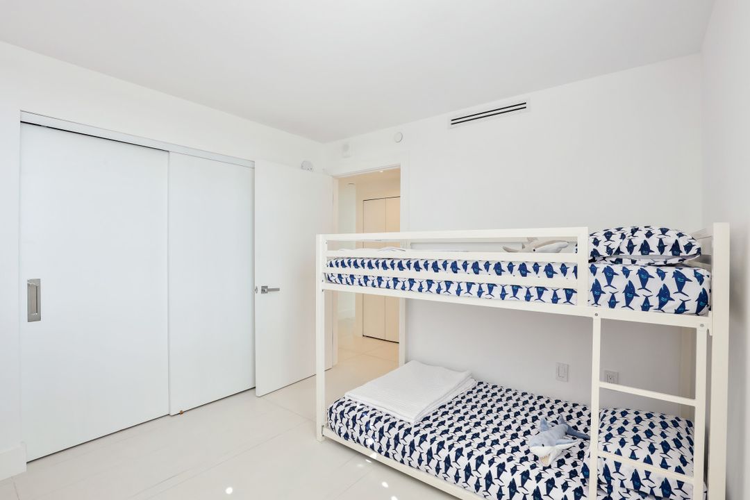 6585 Nicholas Blvd #1505, Naples, FL 34108