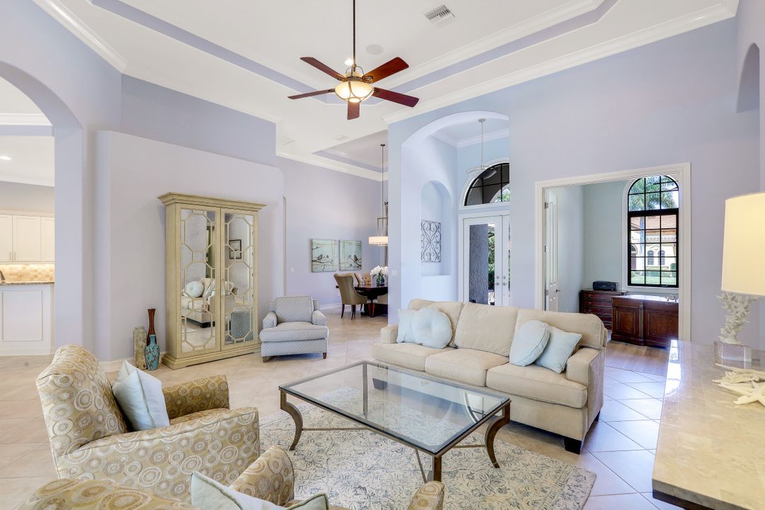 7413 Byrons Way, Naples, FL 34113