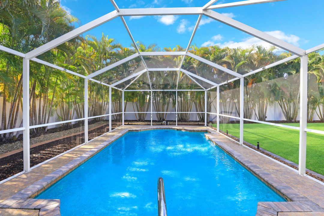 2208 Viscaya Pkwy, Cape Coral, FL 33990