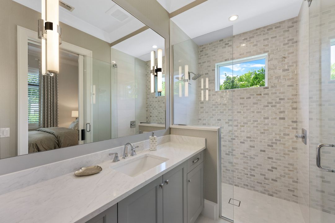 359 Warwick Way, Naples, FL 34110