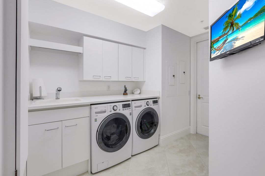 940 Cape Marco Dr #1904, Marco Island, FL 34145