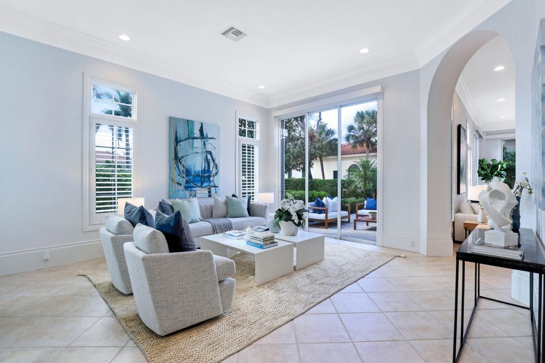 2547 Avila Ln, Naples, FL 34105