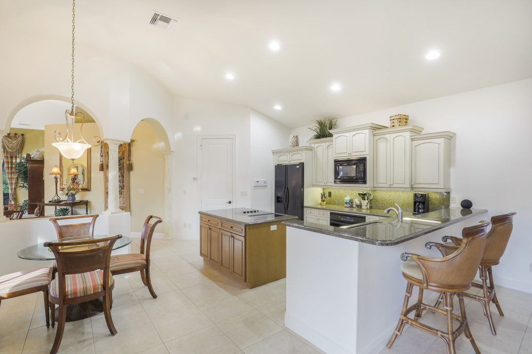 3133 Terramar Dr, Naples, FL 34119