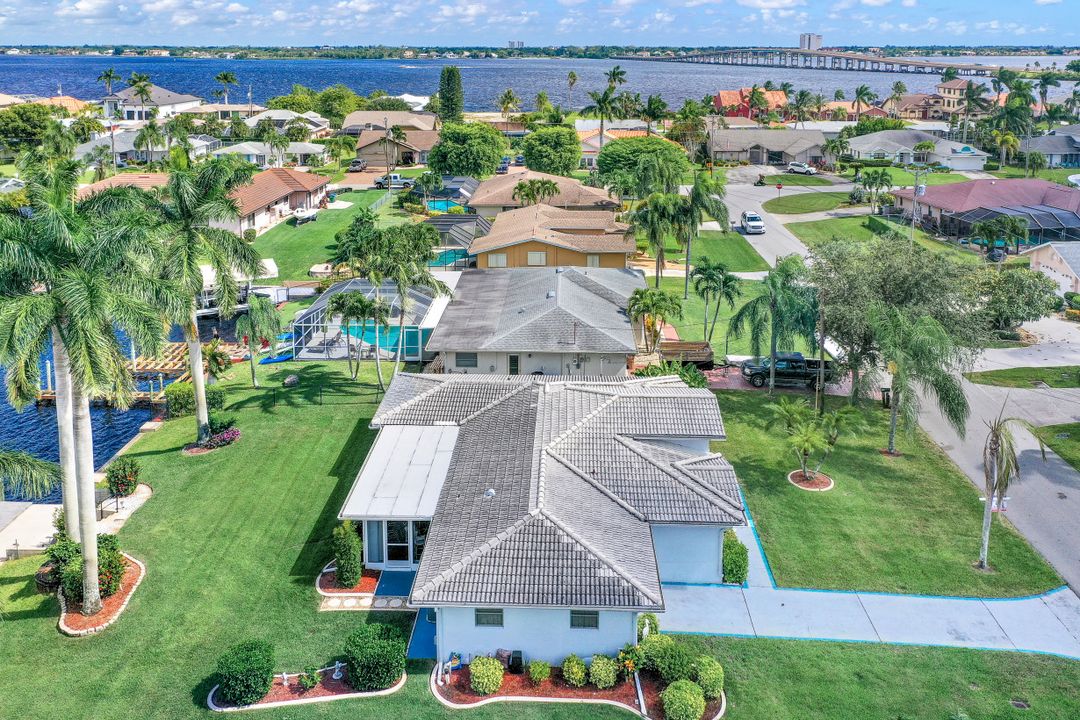 1923 SE 45th St, Cape Coral, FL 33904