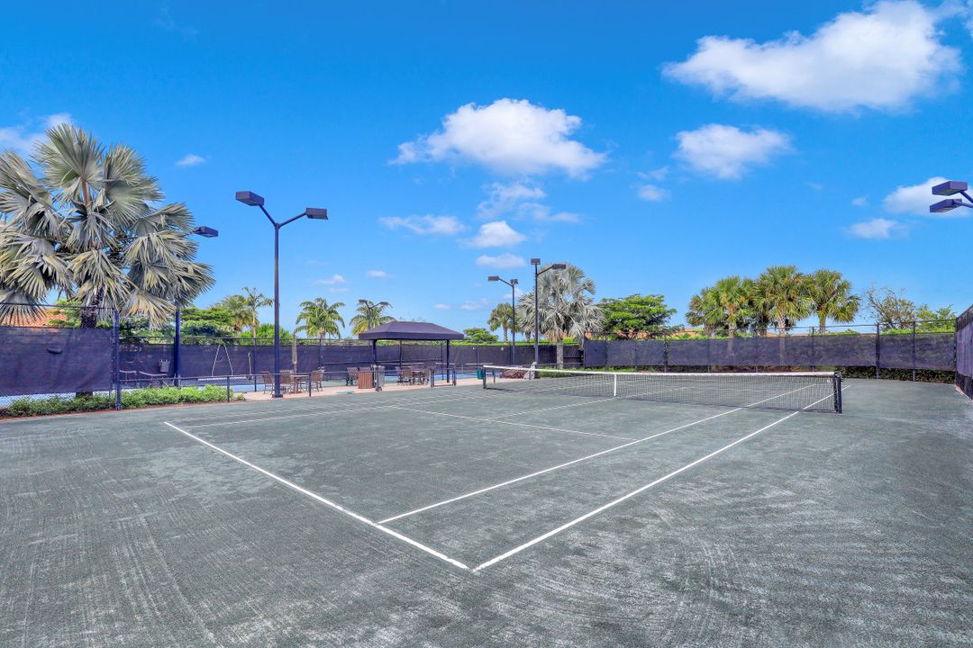 8199 Lucello Terrace N, Naples, FL 34114