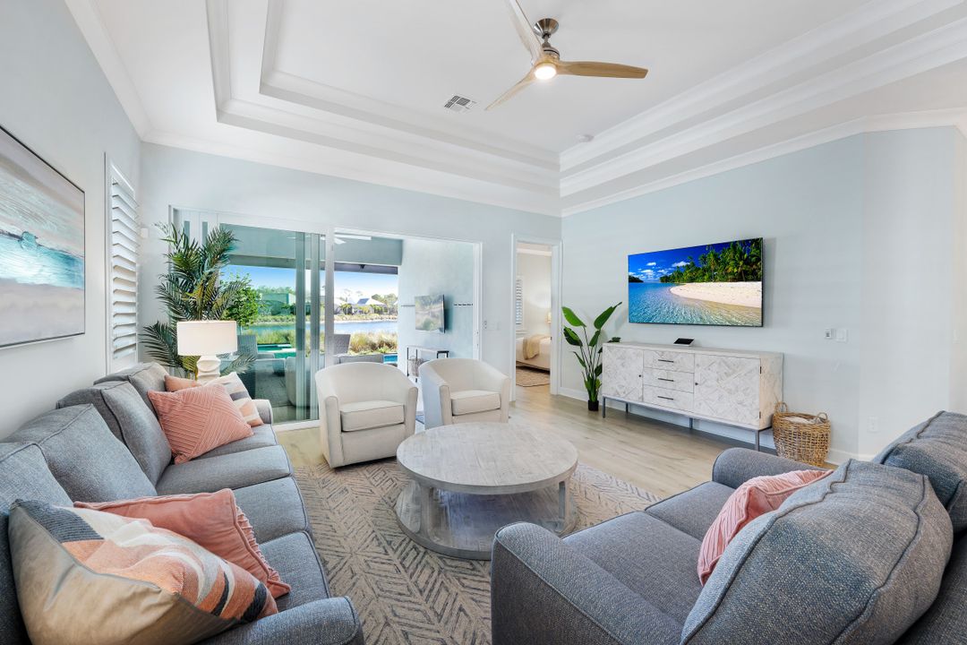 6295 Arriba Ave, Naples, FL 34113