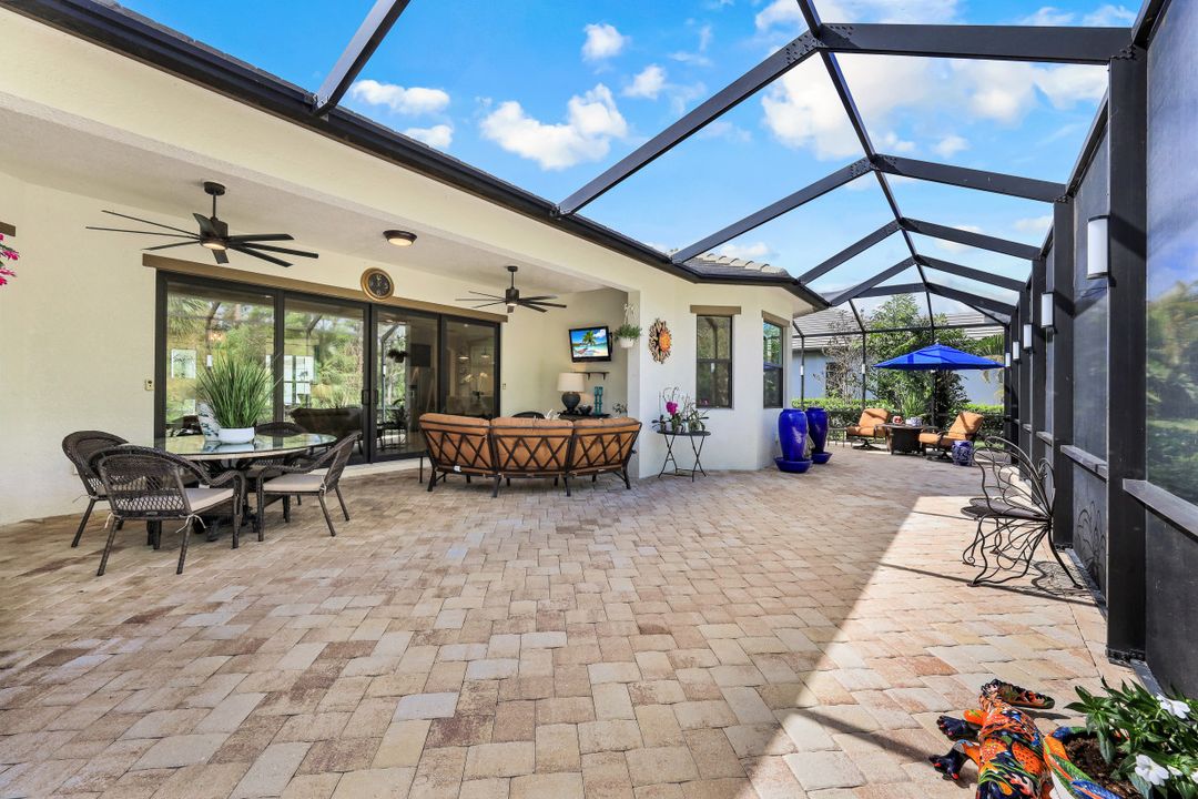 2303 Somerset Pl, Naples, FL 34120