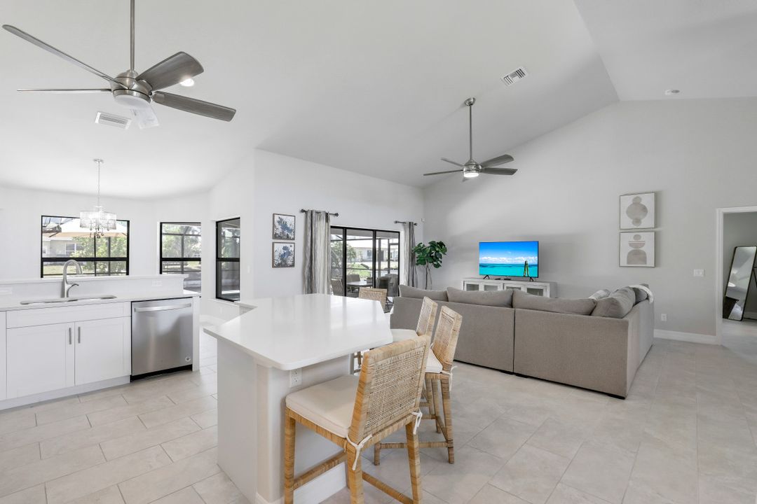 2016 SW 28th Ln, Cape Coral, FL 33914