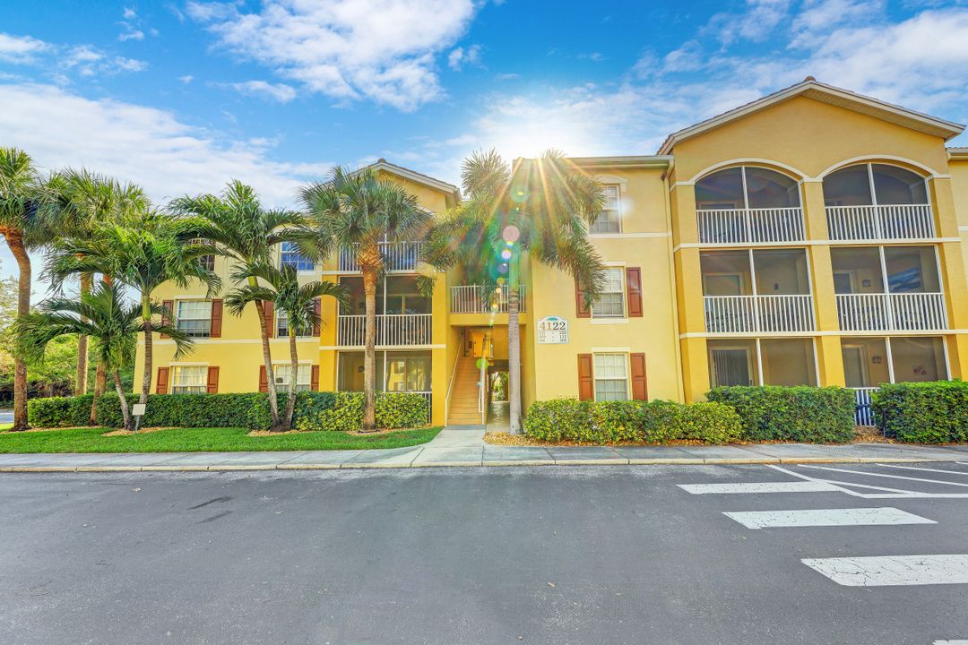 4122 Residence Drive #102, Fort Myers, FL 33901