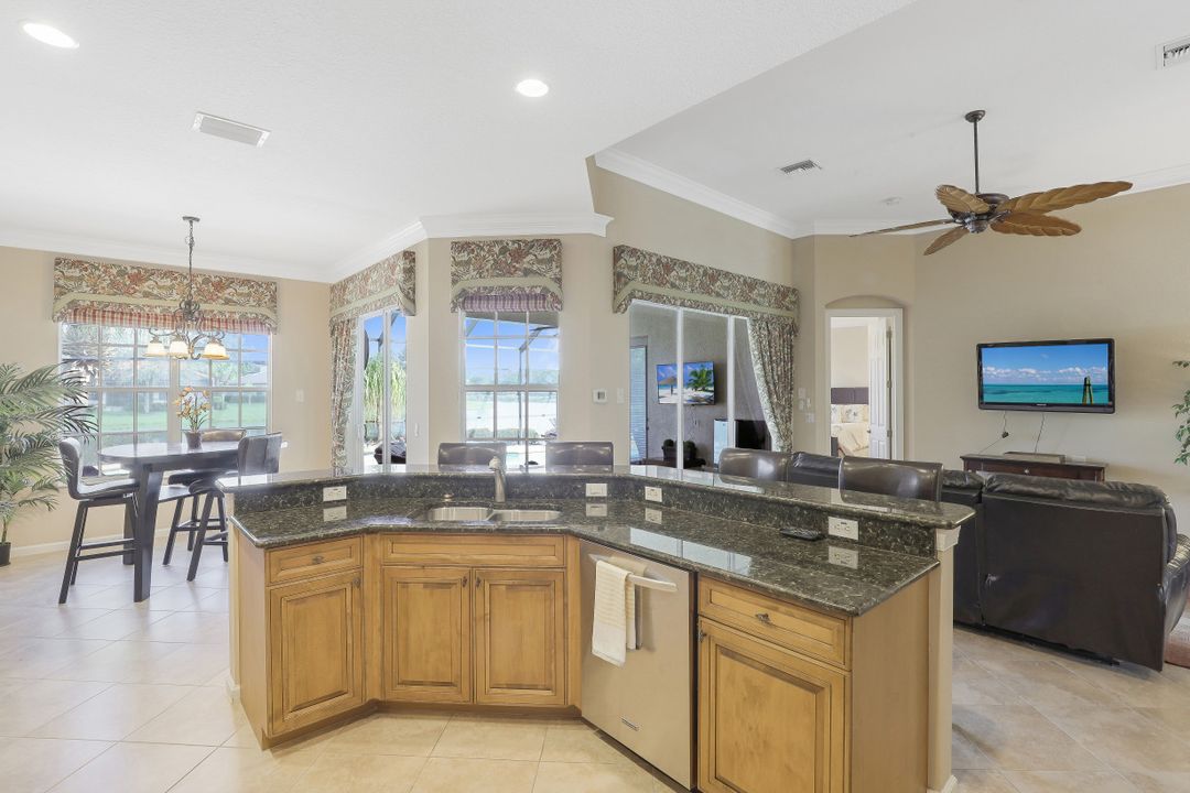 9167 Shale Ct, Naples, FL 34120