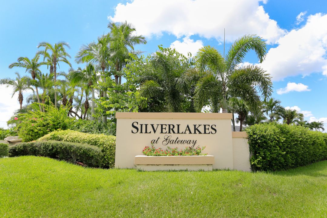 11043 Lakeland Cir, Fort Myers, FL 33913