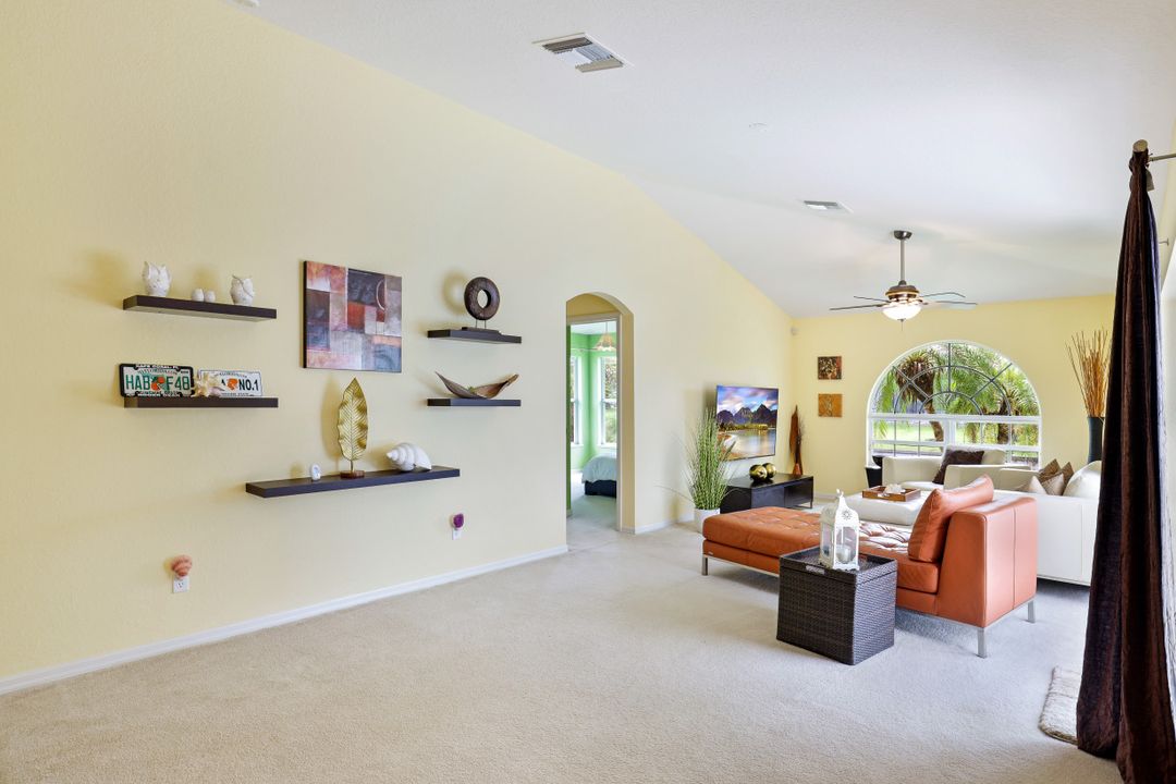 2100 SW 28th Ln, Cape Coral, FL 33914