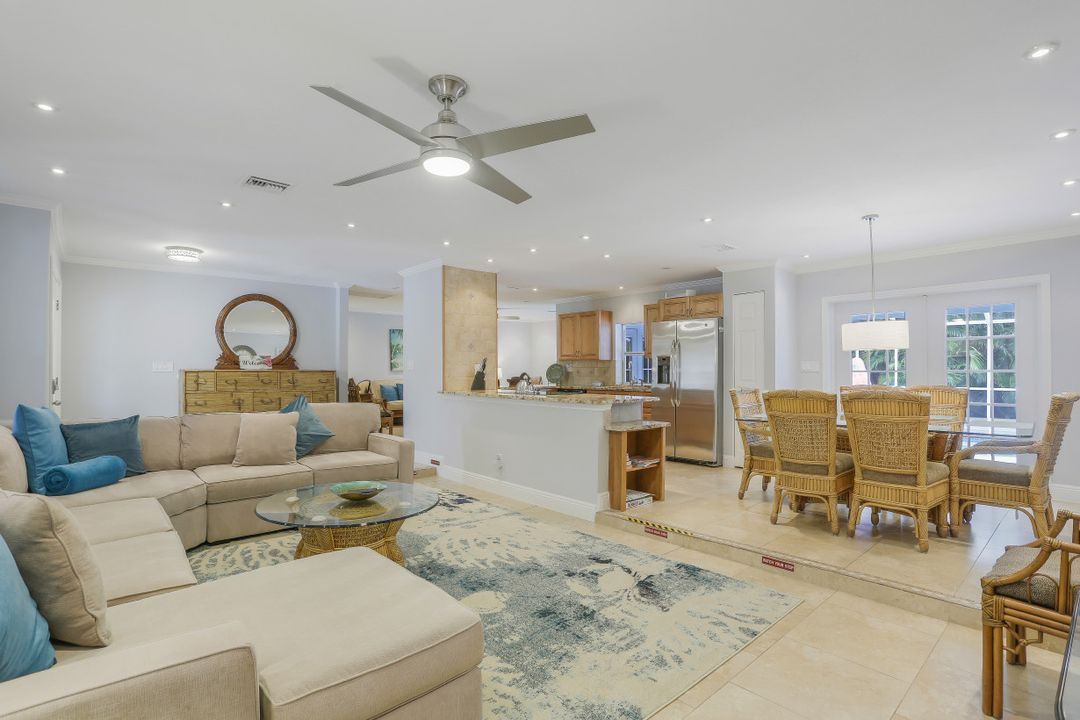 318 Sand Hill St, Marco Island, FL 34145