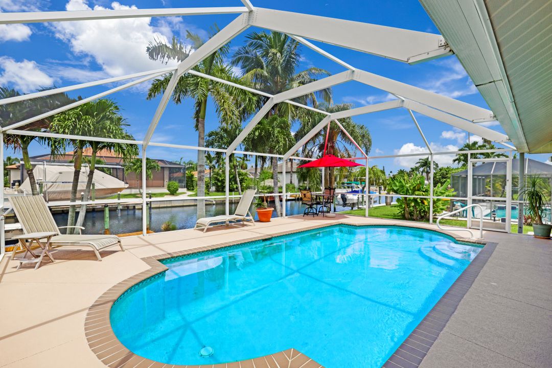 5241 Stratford Ct, Cape Coral, FL 33904