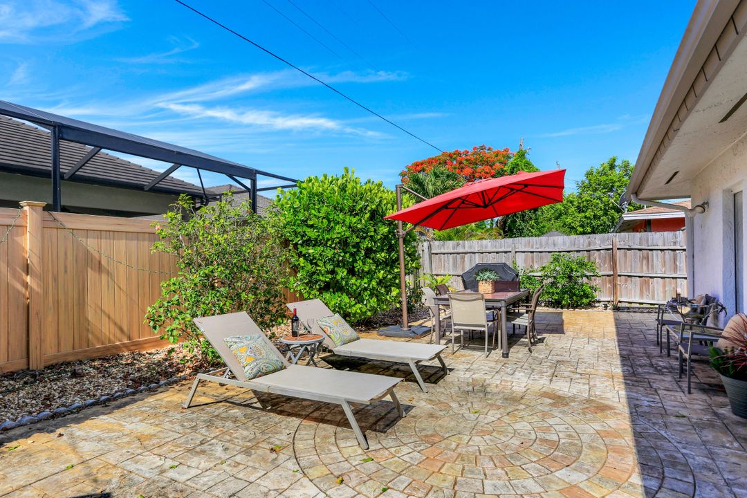 698 99th Ave N, Naples, FL 34108