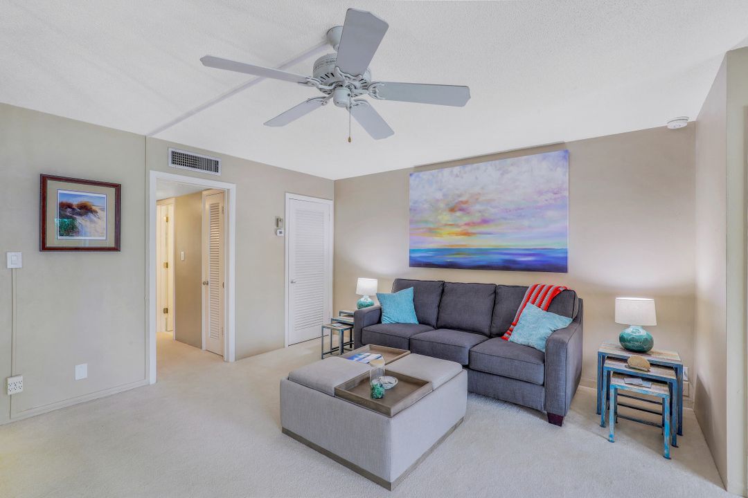 344 Harbour Dr, Naples, FL 34103