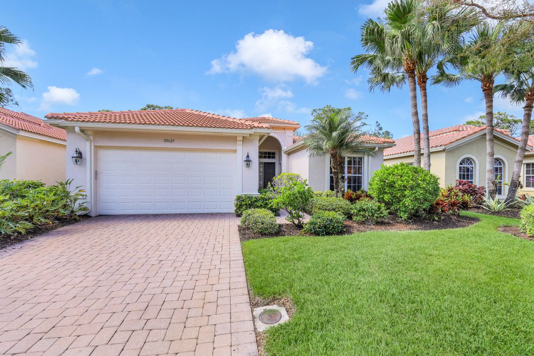 28625 Pienza Ct, Bonita Springs, FL 34135