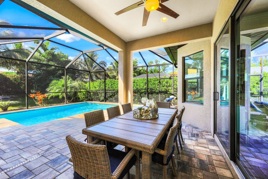 8696 Dilillo Ct, Naples, FL 34119