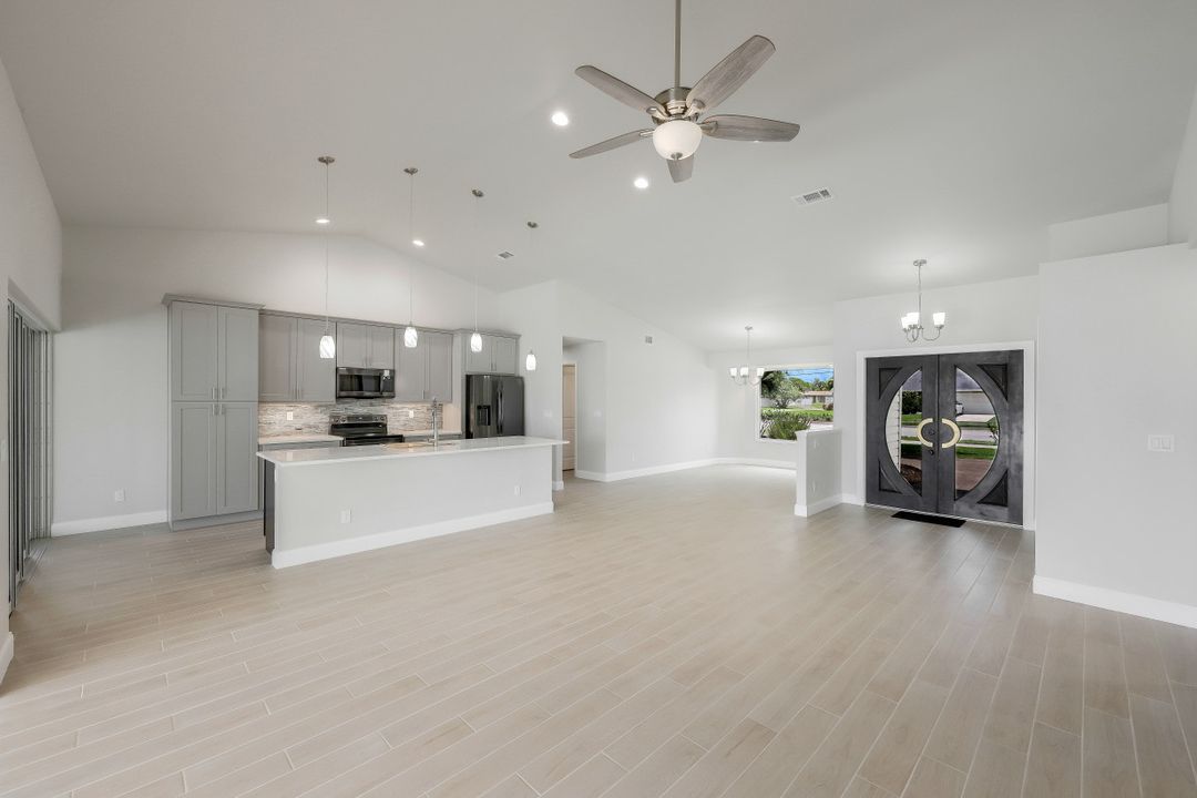 1014 Hancock Bridge Pkwy, Cape Coral, FL 33990