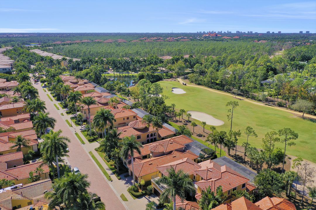 2911 Tiburon Blvd E, Naples, FL 34109