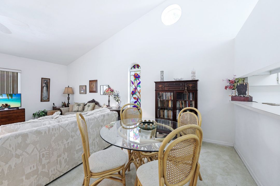 812 102nd Ave N, Naples, FL 34108