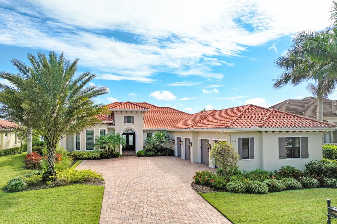 9238 Marble Stone Dr, Naples, FL 34120