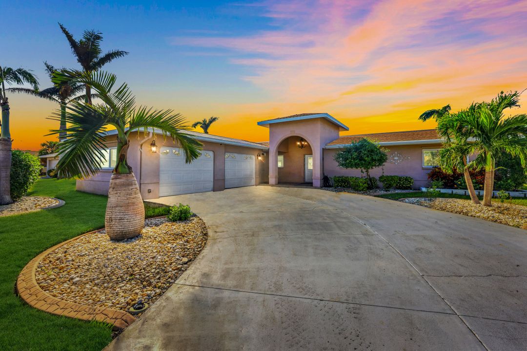 5324 Delano Ct, Cape Coral, FL 33904