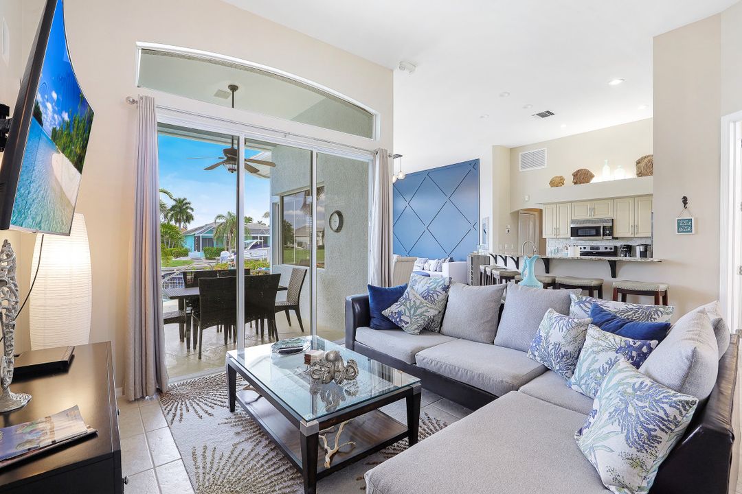 231 Seahorse Ct, Marco Island, FL 34145