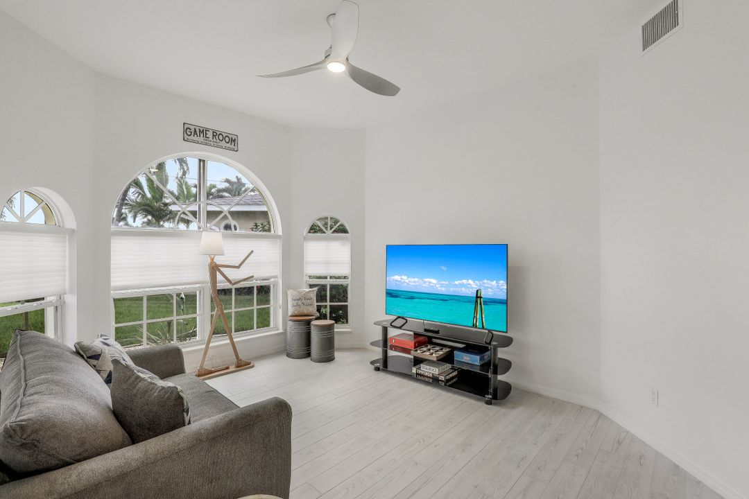 2700 SW 36th Ln, Cape Coral, FL 33914