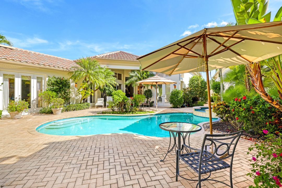 1064 Grand Isle Dr, Naples, FL 34108