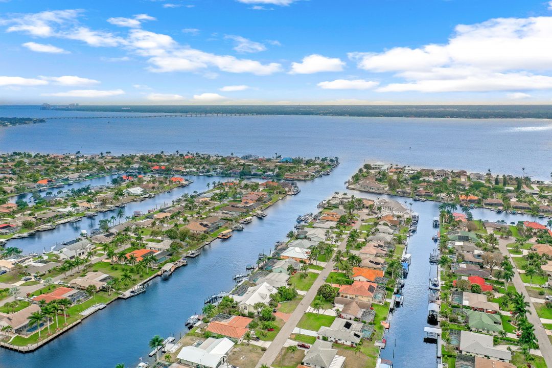 1923 SE 36th Terrace, Cape Coral, FL 33904