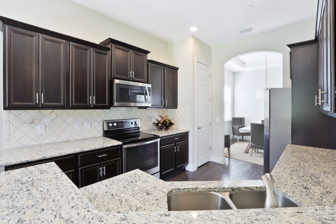 9542 Ironstone Terrace #202, Naples, FL 34120