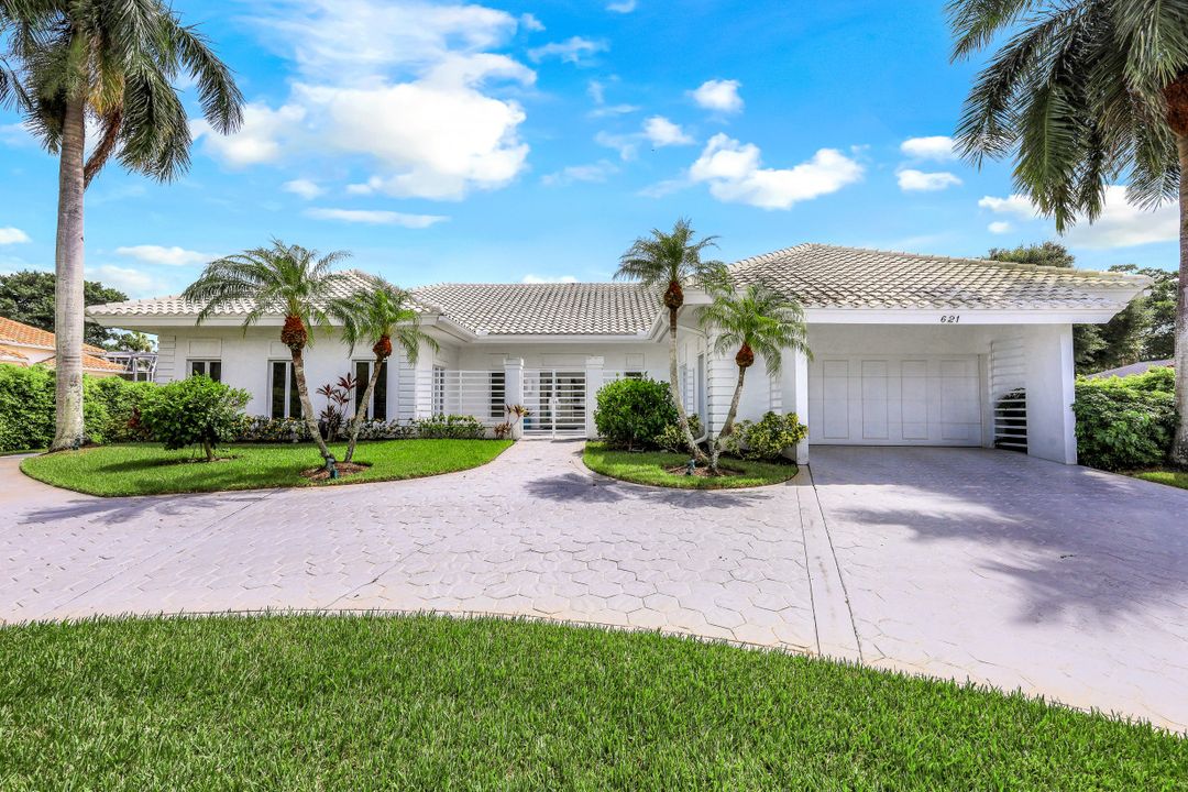 621 S Barfield Dr, Marco Island, FL 34145