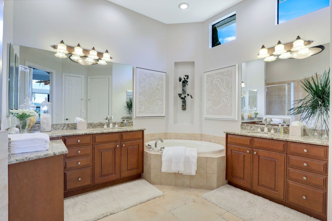 3114 Terramar Ct, Naples, FL 34119