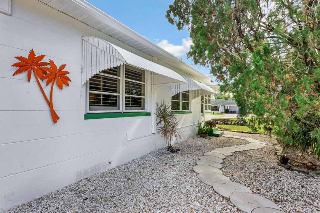 27285 Rio Vista Cir, Bonita Springs, FL 34135