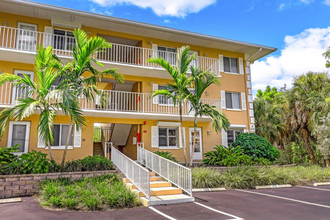 3031 Sandpiper Bay Cir #F106, Naples, FL 34112