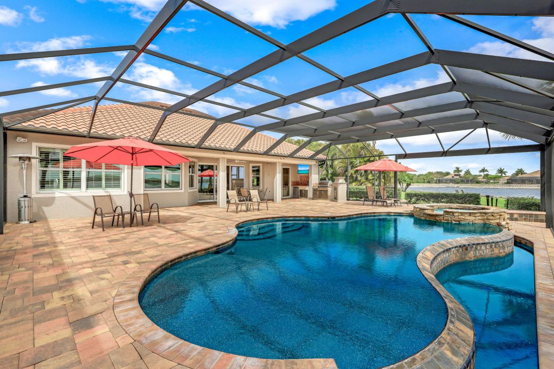 9424 Copper Rock Ct, Naples, FL 34120