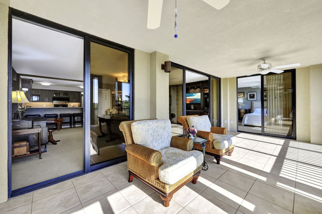 5601 Turtle Bay Dr #203, Naples, FL 34108