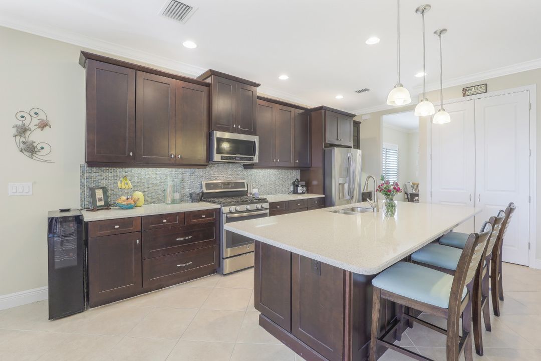 8542 Big Mangrove Dr, Fort Myers, FL 33908