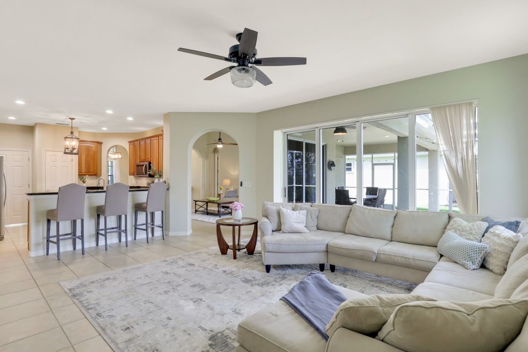 3738 Recreation Ln, Naples, FL 34116