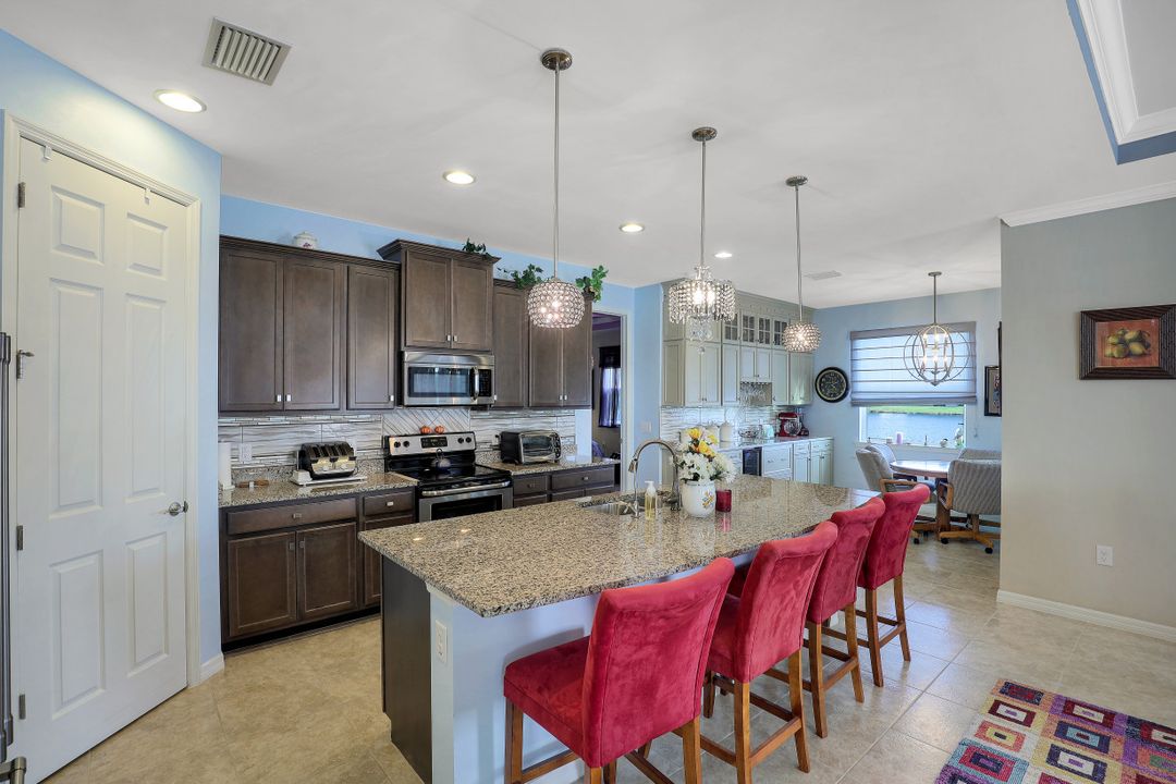 3188 Amadora Cir, Cape Coral, FL 33909