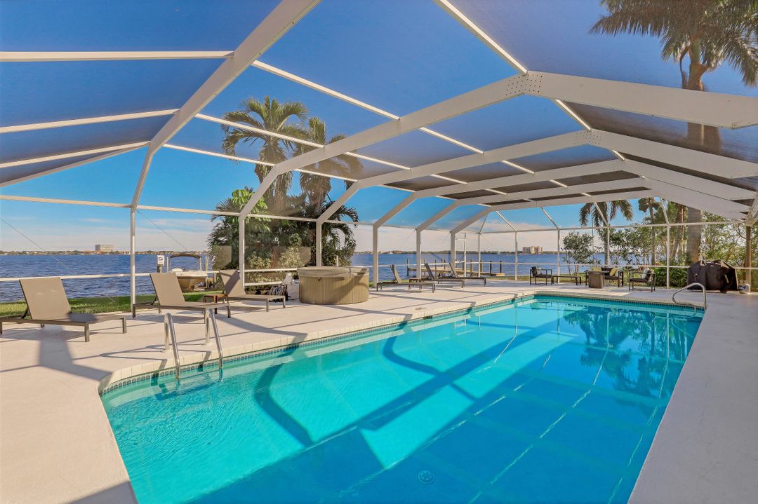 5261 Nautilus Dr, Cape Coral, FL 33904