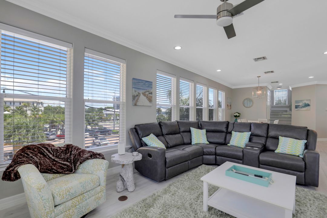 261 Key W Ct, Fort Myers Beach, FL 33931