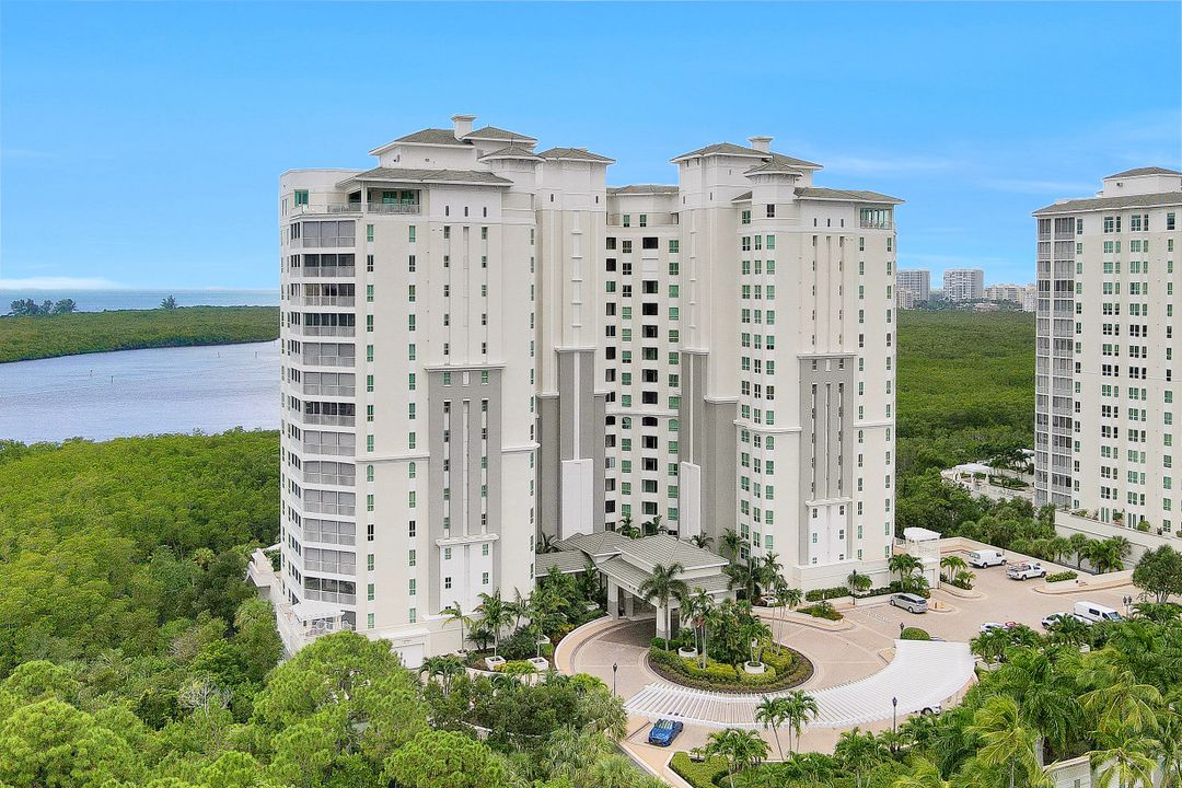 295 Grande Way #2, Naples, FL 34110