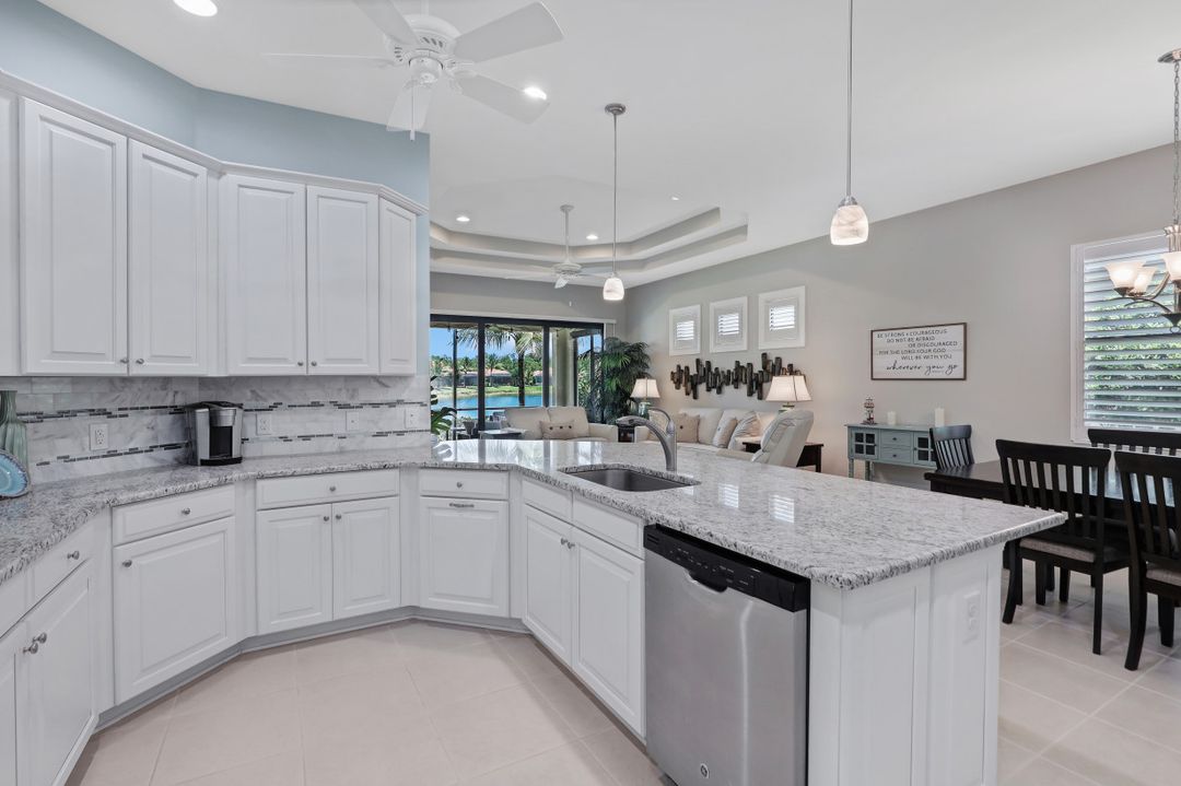 9124 Isla Bella Cir, Bonita Springs, FL 34135