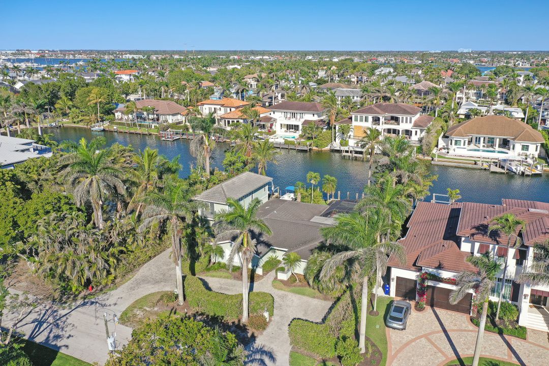 1935 5th St S, Naples, FL 34102