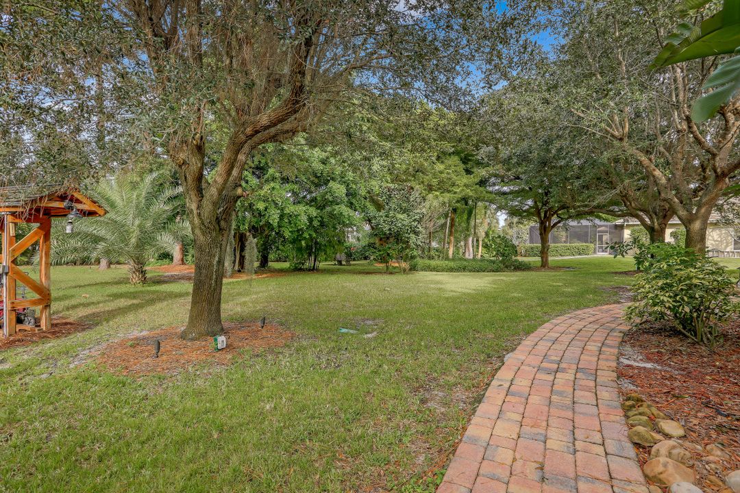 1817 Piccadilly Cir, Cape Coral, FL 33991