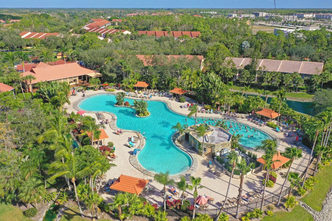 2365 Bayou Ln #4, Naples, FL 34112