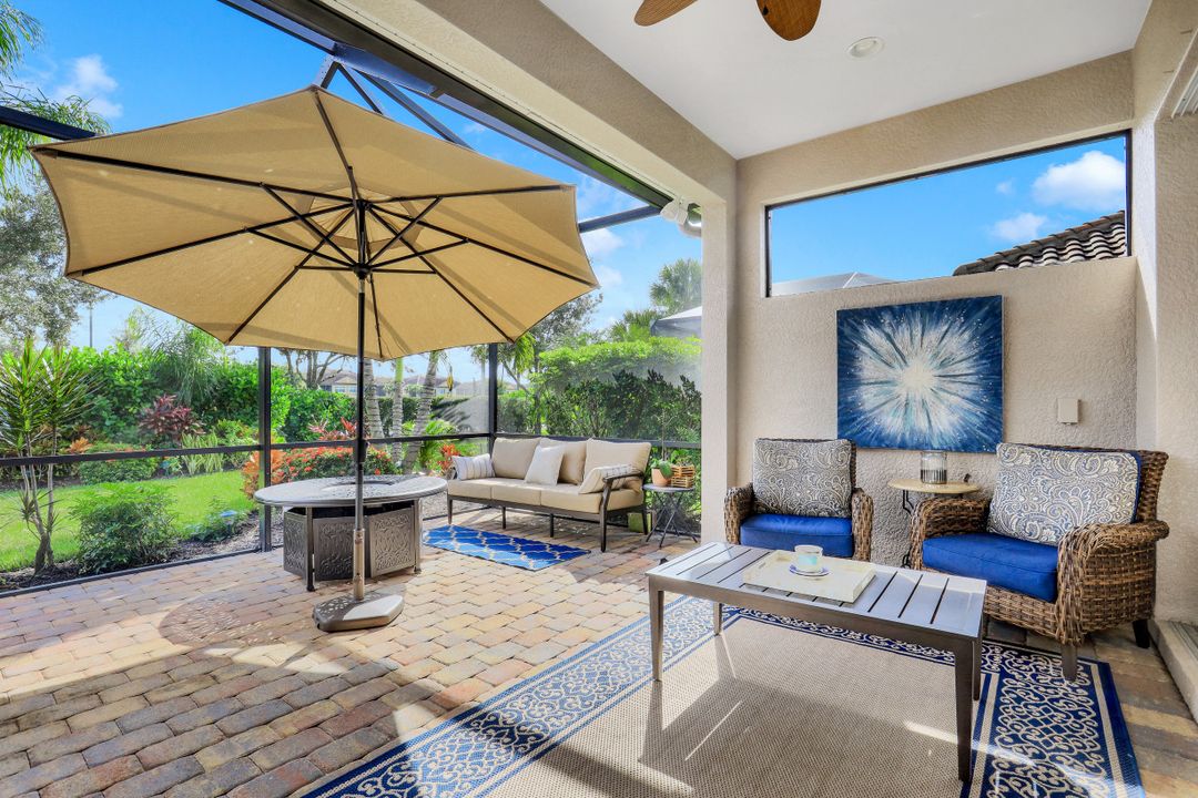 9574 Coquina Cir, Naples, FL 34120