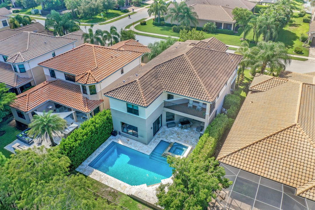 3407 Pacific Dr, Naples, FL 34119